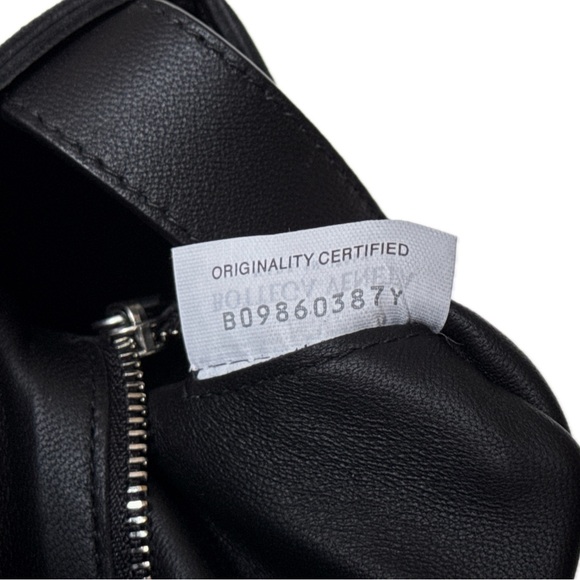 Bottega Veneta Intrecciato Cassette Bag (black calfskin leather) - Picture 9 of 10